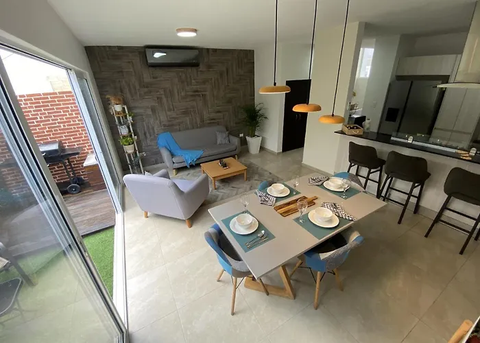 Casa Familiar Cerca De La Playa Con Terraza Privada